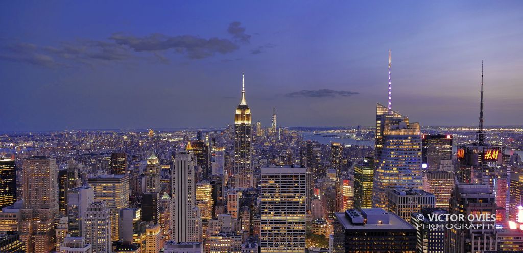 New York - Aereal view Manhattan from Top Of The Rock at night